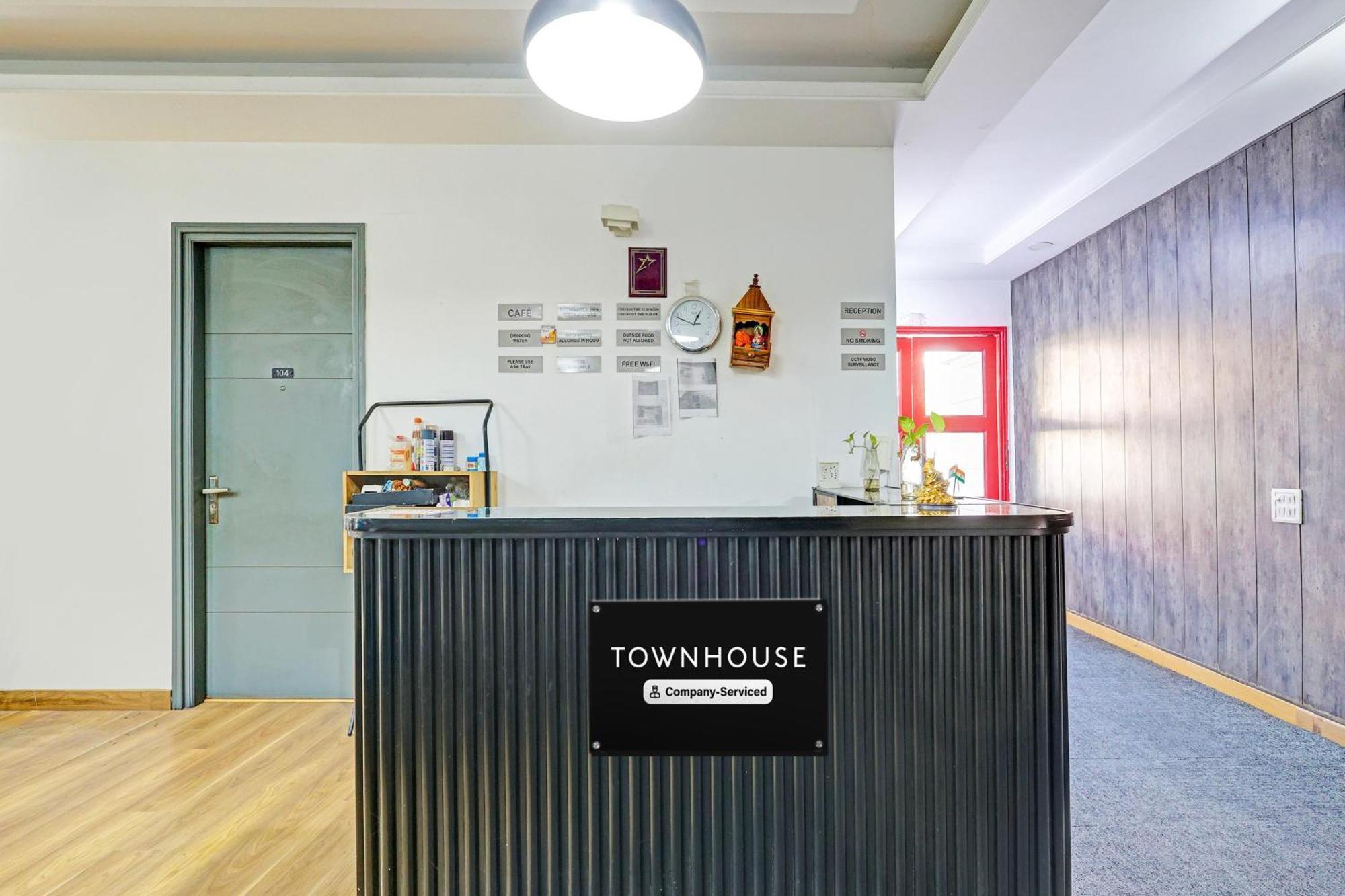 Townhouse Sector 49 Sohna Road Hotel Gurgaon Eksteriør billede